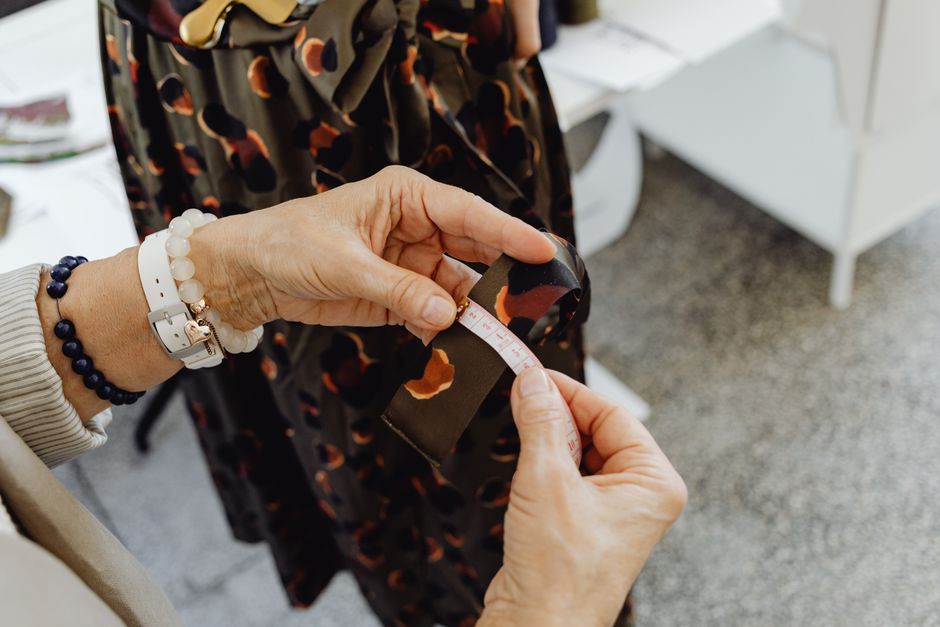 Cadeaux pour elle : éviter les erreurs classiques de taille