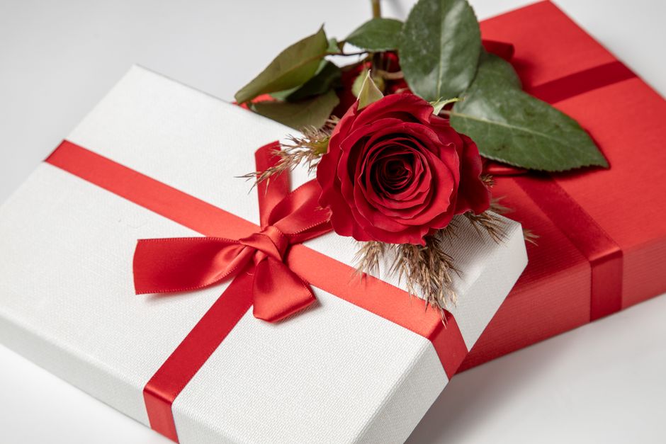 Quand la mode devient un cadeau : des idées qui touchent vraiment