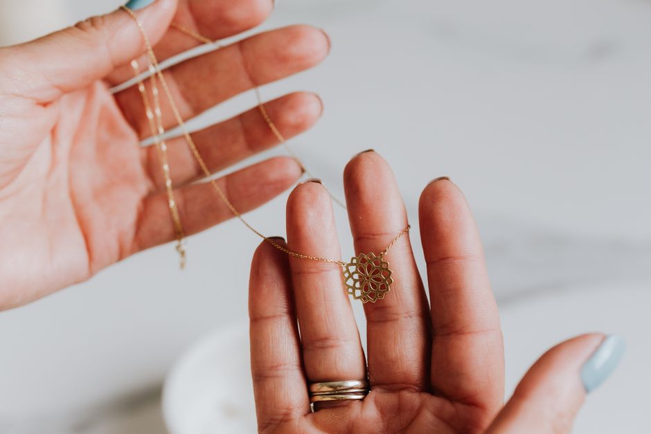 Bijoux : comment choisir une pièce qu’elle portera vraiment