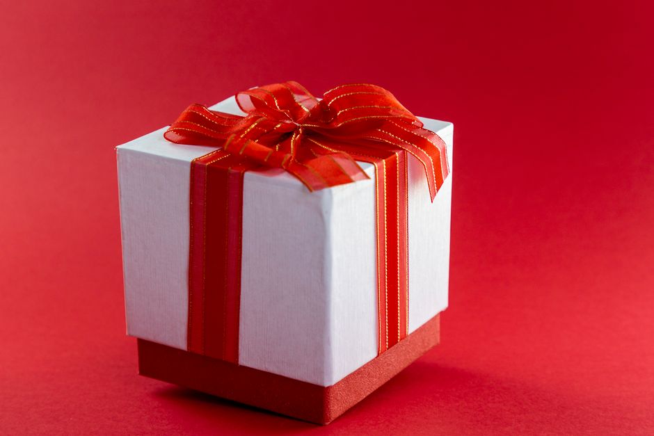 Minimalisme chic : pourquoi on adore les cadeaux simples