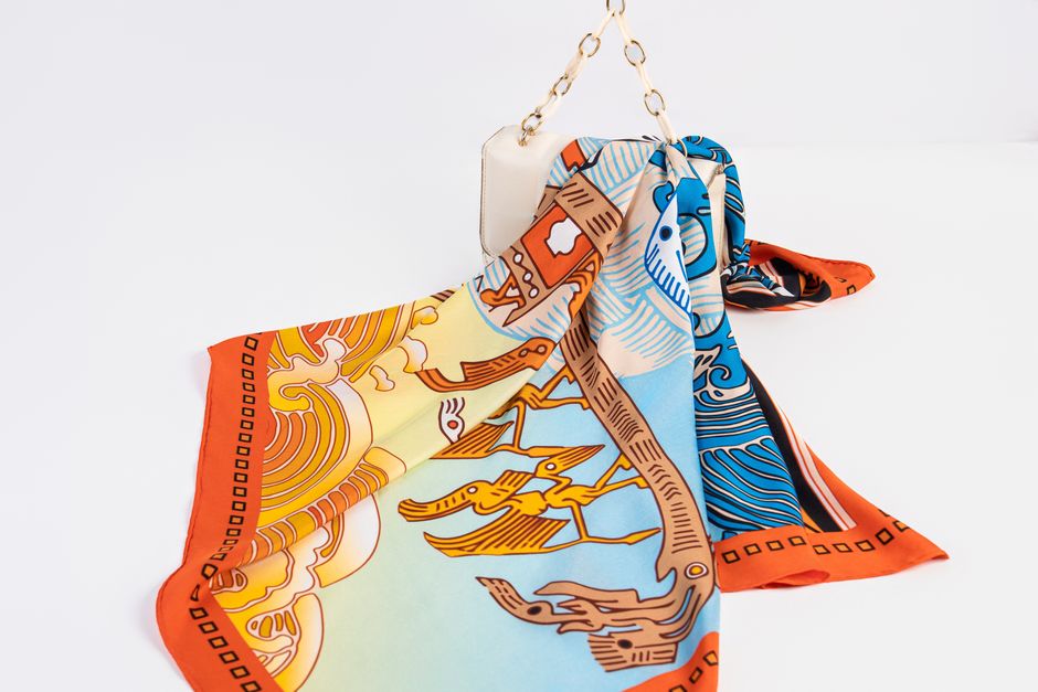 Foulards et étoles : l’astuce chic à offrir toute l’année